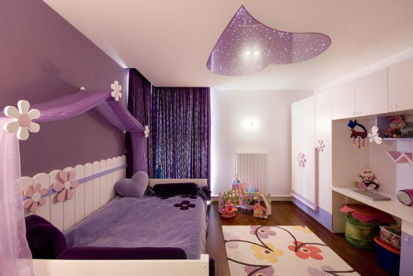 стая с лилави стени
